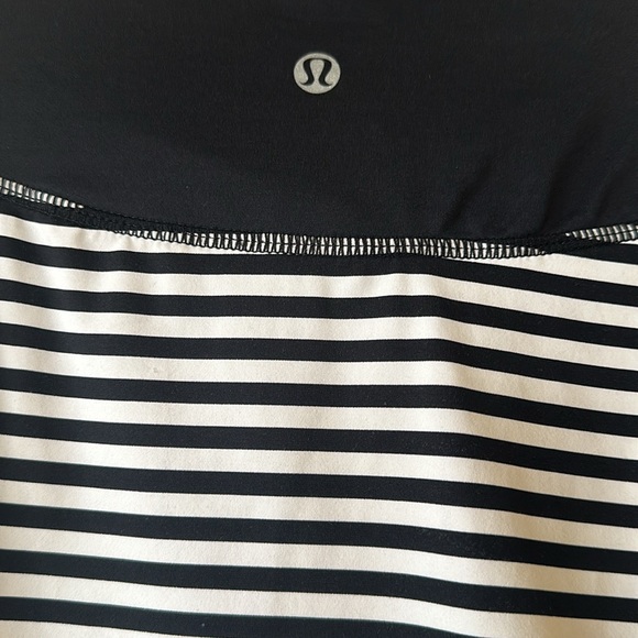 Lululemon wet, dry, warm, striped pullover RARE - Picture 6 of 8